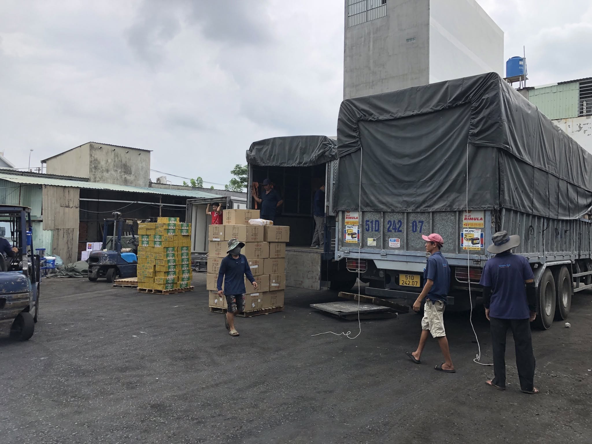 Cước vận chuyển phụ thuộc vào trọng lượng, kích thước hàng, địa điểm nhận giao và yêu cầu bốc xếp, đóng gói hoặc chằng buộc. cac-yeu-to-anh-huong-den-chi-phi-van-chuyen-hang-tu-hung-yen-di-soc-trang