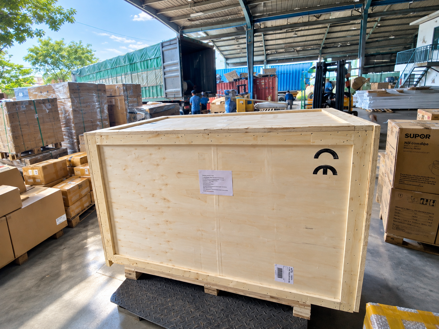 dau-keo-container-cho-hang-cong-nghiep-vat-tu-cong-trinh-va-hang-thuong-mai-hung-yen-di-hue