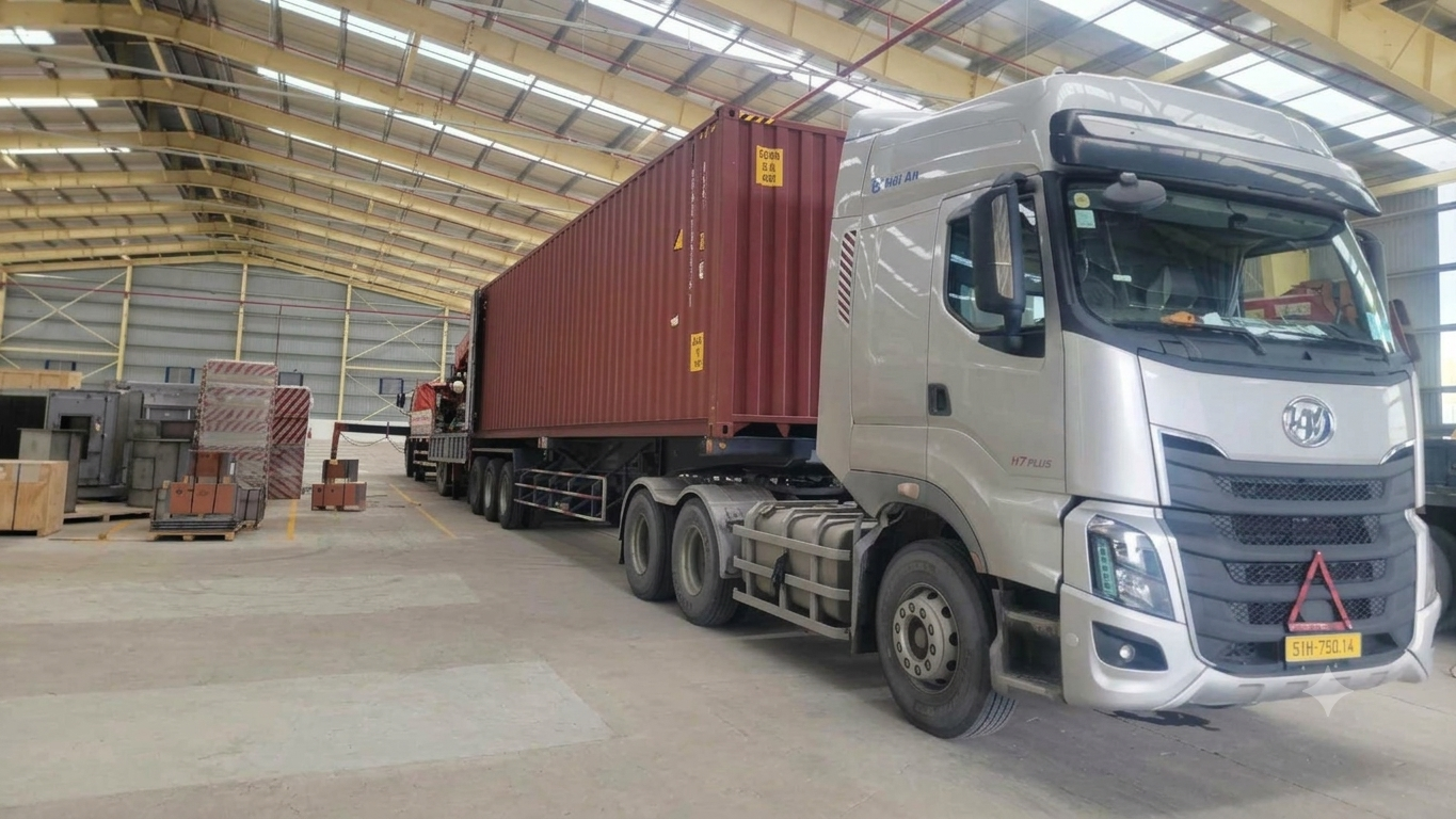 Hướng dẫn chuẩn bị hàng trước khi xe đến, kiểm tra số lượng, kích thước, trọng lượng, đóng gói và thống nhất người phụ trách tại điểm lấy, giao hàng. chuan-bi-hang-hoa-va-sap-xep-giao-nhan-truoc-khi-xe-dau-keo-den-lay-hang