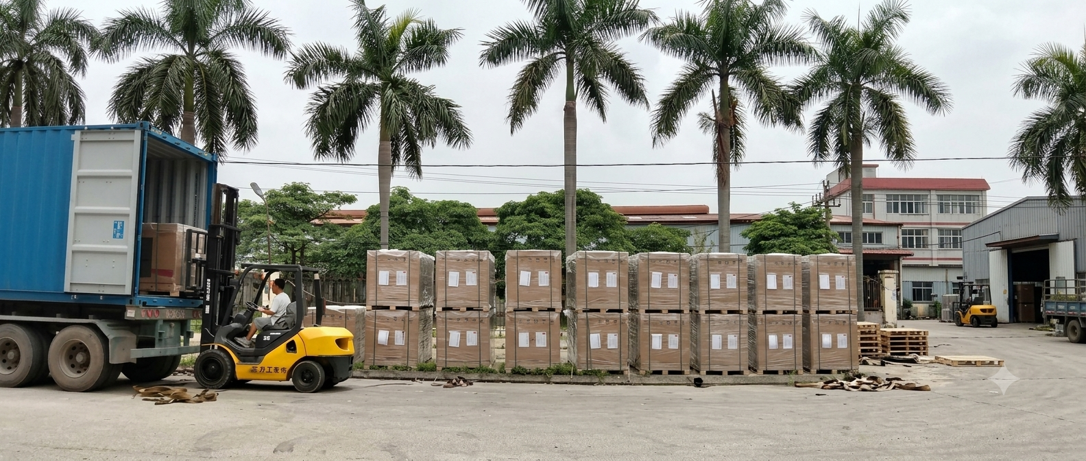 Kiểm đếm hàng trước khi xuất kho, cập nhật tình trạng xe trong hành trình và xác nhận số lượng, tình trạng hàng khi giao giúp hai bên dễ dàng đối chiếu và bàn giao. kiem-tra-hang-hoa-va-theo-doi-qua-trinh-van-chuyen-tu-kho-gui-den-kho-nhan