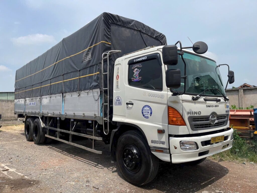 Cho thuê xe tải 15 tấn Bình Dương đi Nghệ An, báo giá rõ phí giao nhận tận nơi, nhận hàng tại kho, giao đến nhà máy, công trình theo yêu cầu. cho-thue-xe-tai-15-tan-binh-duong-di-nghe-an-gia-cuoc-giao-nhan