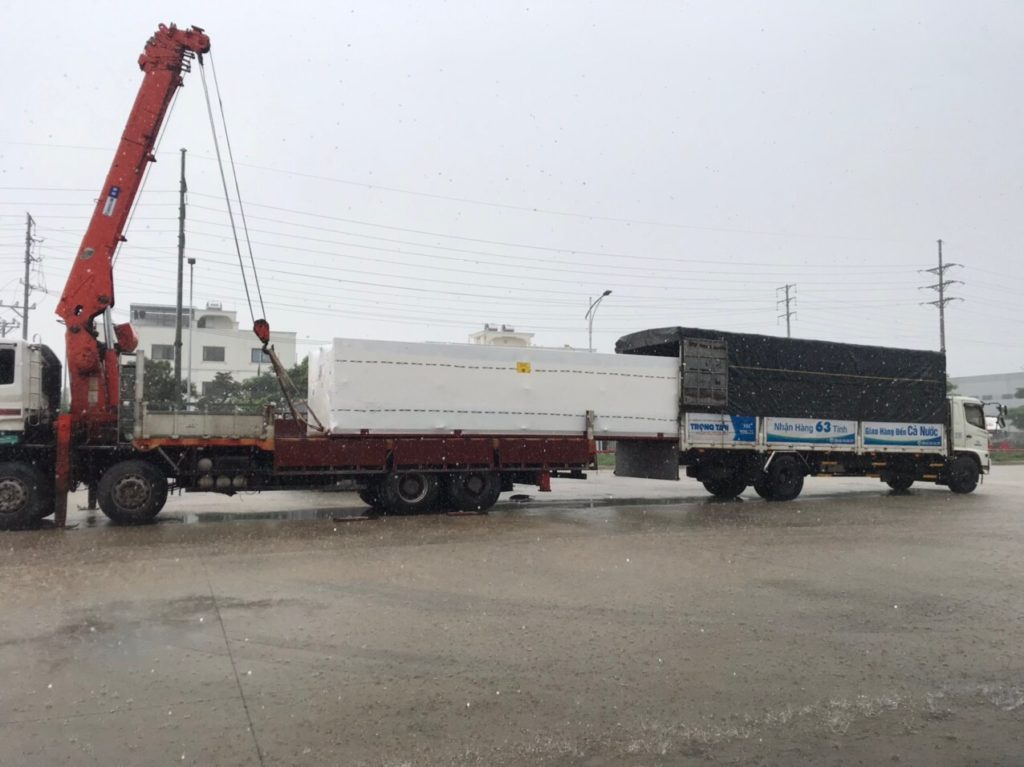 vận chuyển máy móc thiết bị công nghiệp tận dụng xe 15 tấn cước chiều về từ hậu giang ra hải phòng giúp doanh nghiệp tiết kiệm 30 % chi phí vận tải Xe-15-tan-cho-may-moc-co-khi-chieu-ve-tu-hau-giang-ra-hai-phong