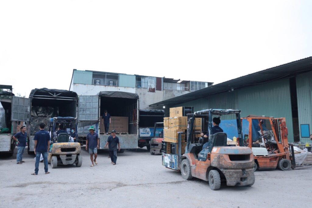 tong-ket-don-hang-van-chuyen-bang-xe-tai-15-tan-tai-kho